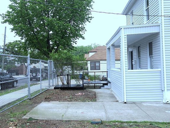 5th image of 326 Newman Ave