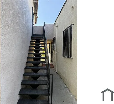 536 W Century Blvd #2 — Photo 2