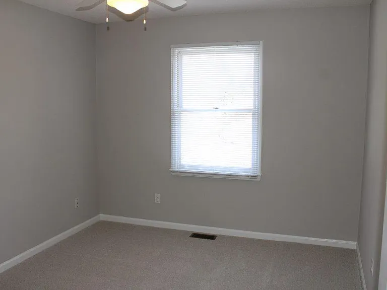 102 Uxbridge Ct — Photo 10