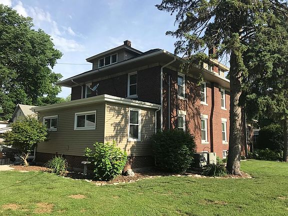 4th image of 104 W South St