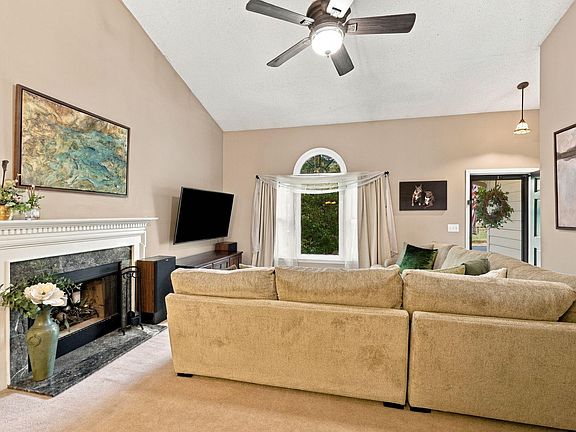 4th image of 2809 Stageline Dr