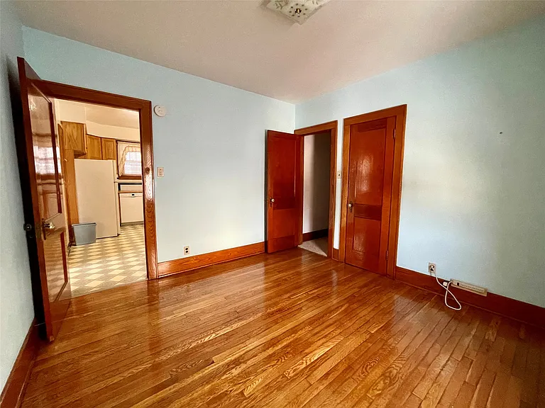 204 Rogers Ave N — Photo 17