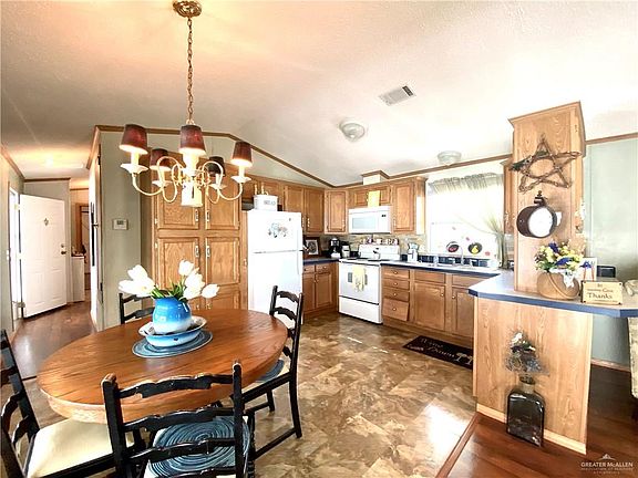 5th image of 718 Showers Rd