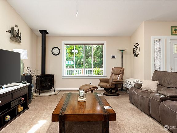 5th image of 155 Lake Wood Place
