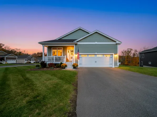 50 Blackstone Drive, Raymond, NH 03077
