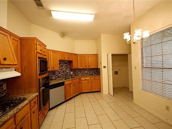 5th image of 12507 Deer Falls Dr