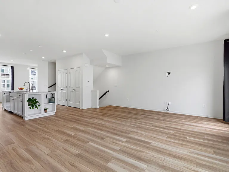 14565 Pomona Ln — Photo 12