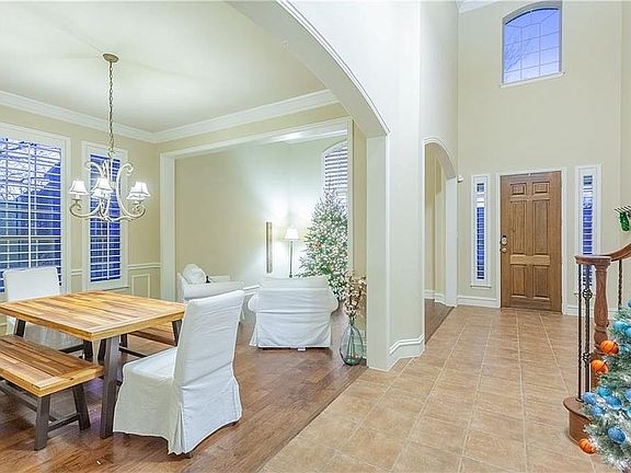5th image of 136 Paige Ct