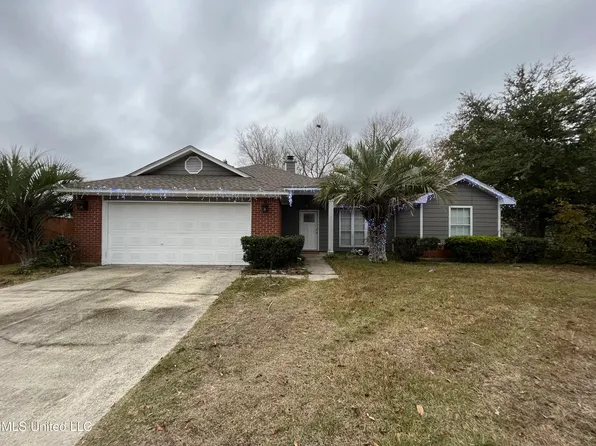 2301 Dolphin Dr, Gautier, MS 39553