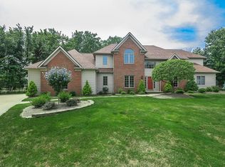 5476 Turnberry Ln, Highland Heights, OH 44143