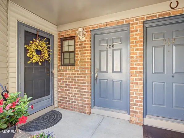 208 Sunshine Court #208, Parlin, NJ 08859