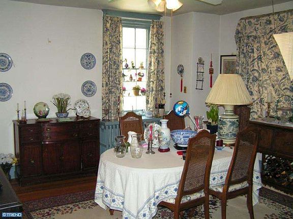 3rd image of 903 N Rodney St