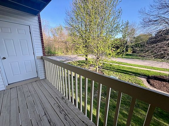 3rd image of 531 Leah Ln APT 2B