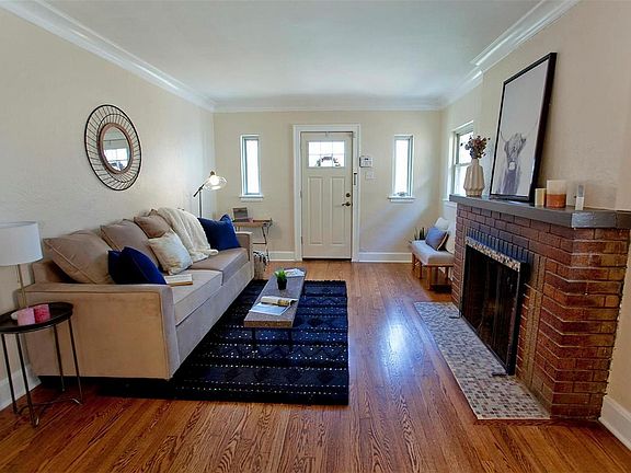 5th image of 2030 Bredell Ave
