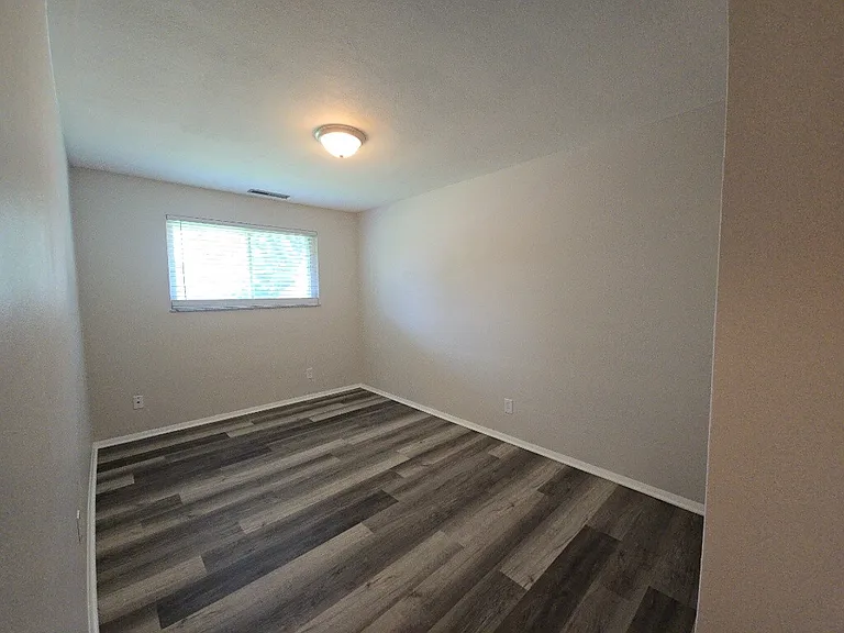 1015 E Pearl St #D — Photo 14