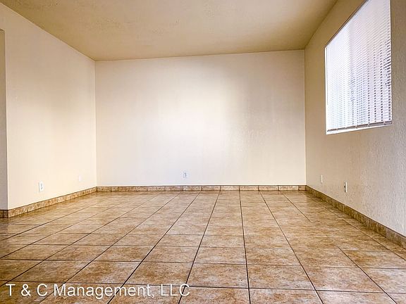5th image of 3500 Lafayette Dr NE APT B