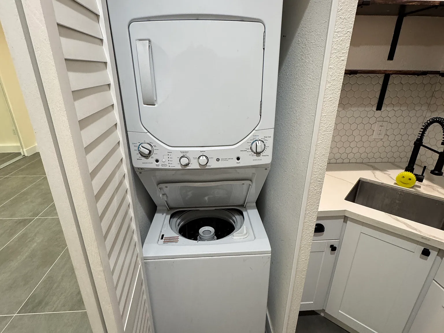 Studio, 390 sqft, $1,800 — Photo 4