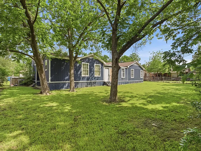 206 Oscar St — Photo 23