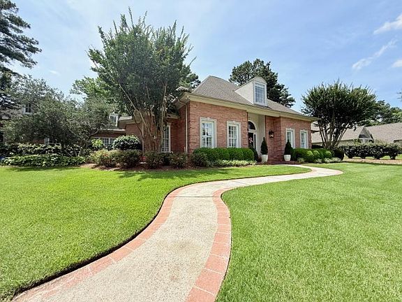2nd image of 3173 N Hill Dr