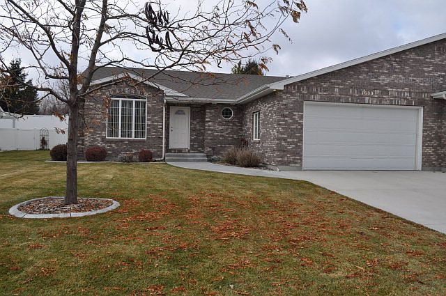1st image of 1600 Mountain Rose Dr