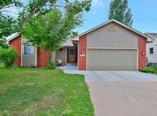 10010 W Chartwell Cir, Wichita, KS 67205