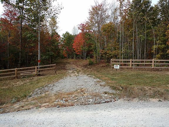 3rd image of 324 Soak Creek Ln
