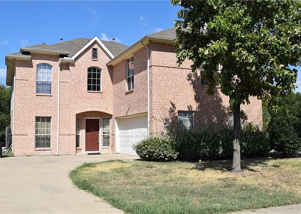 1st image of 213 Galleria Dr