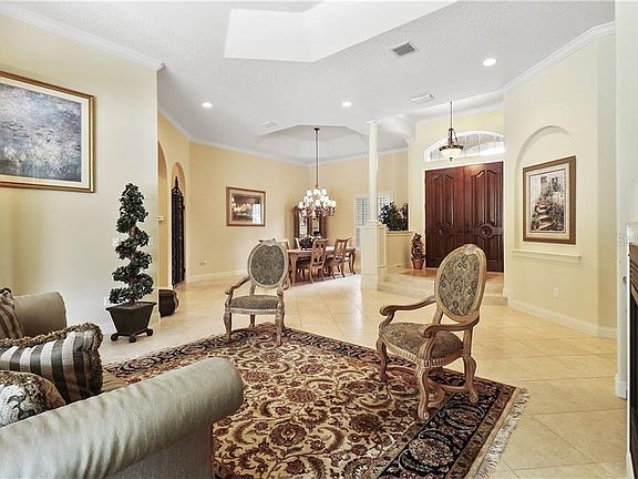 4th image of 1829 Oakbrook Dr
