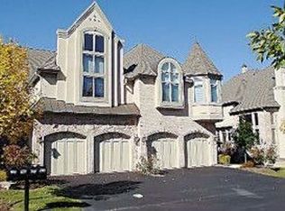 1566 S Paul Le Comte Ct, Palatine, IL 60067