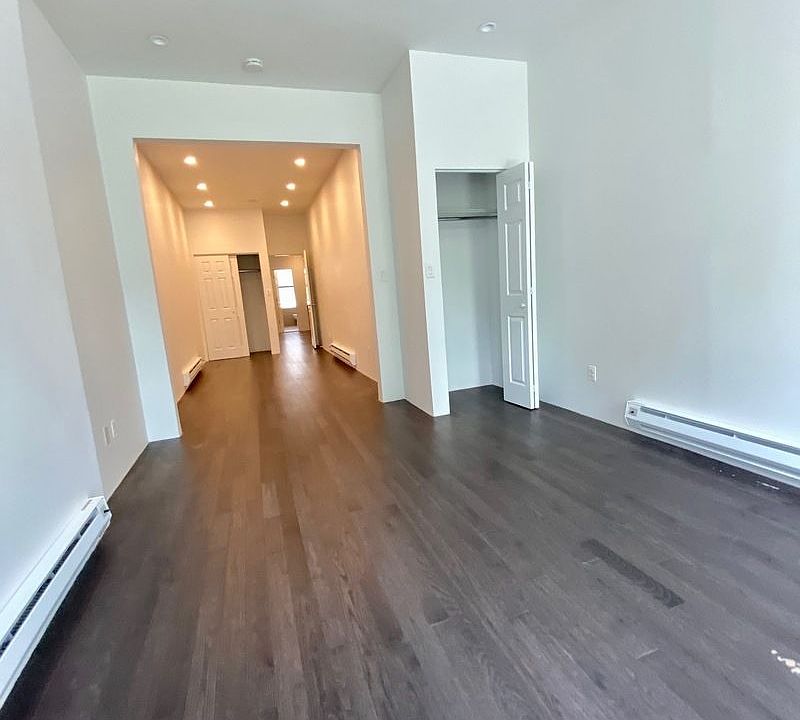 1st image of 1683 1st Ave APT 4S