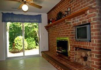 2nd image of 121 Londonderry Ln