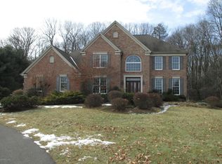 111 Ondish Rd, Shavertown, PA 18708