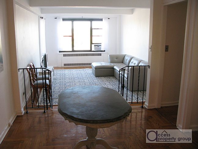 1st image of 72 Park Ter W APT E66