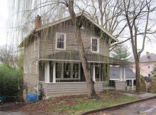 912 Pine Rd, Charleston, WV 25314