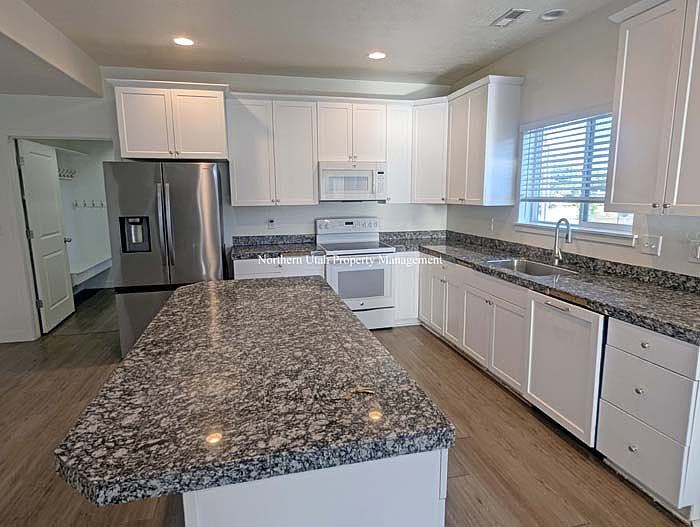 5 Kitchen_09092024
