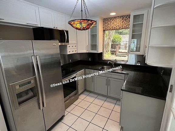 4th image of 2526 Dartmouth Ave N
