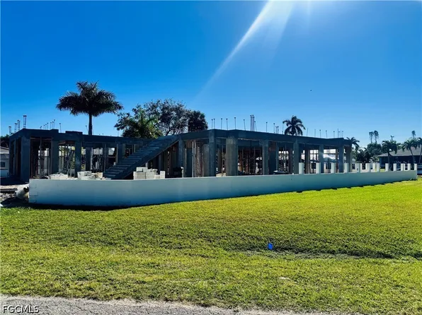 326 Shore Dr, Fort Myers, FL 33905
