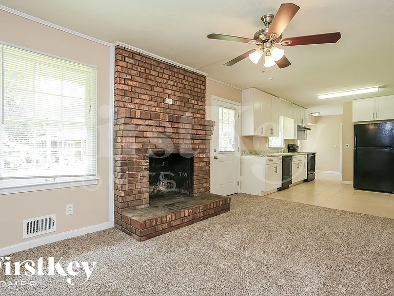 1348 Yates Ave — Photo 12