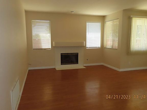 5th image of 40198 Valeriana Ct
