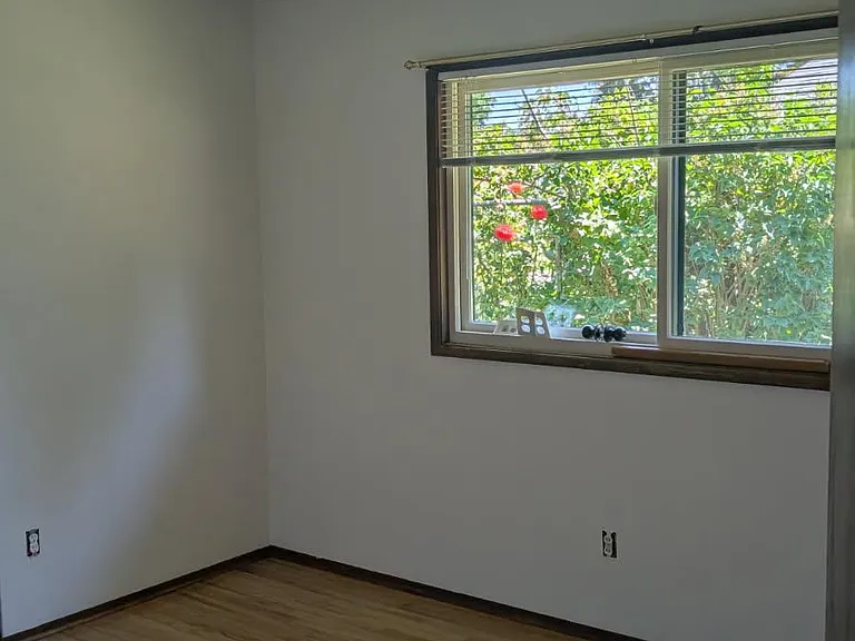 8636 N Fowler Ct — Photo 9