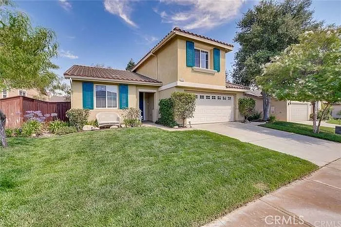 3 bed, 2.5 bath, 2076 sqft, $3,100 — Photo 1