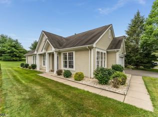 6 Kensington Cir, Belvidere, NJ 07823