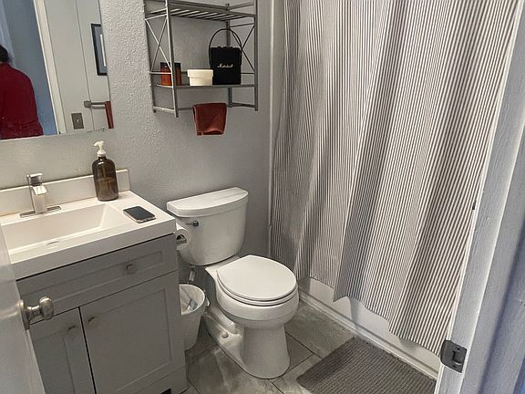 4th image of 2427 Santa Cruz Ct