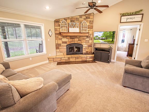 2nd image of 2102 County Road 3366