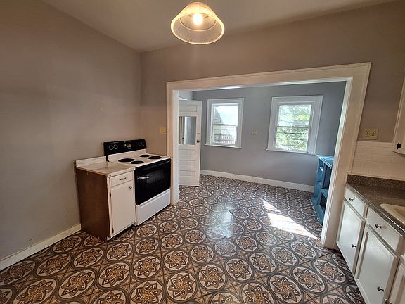 5th image of 2134 Cincinnati Ave #1