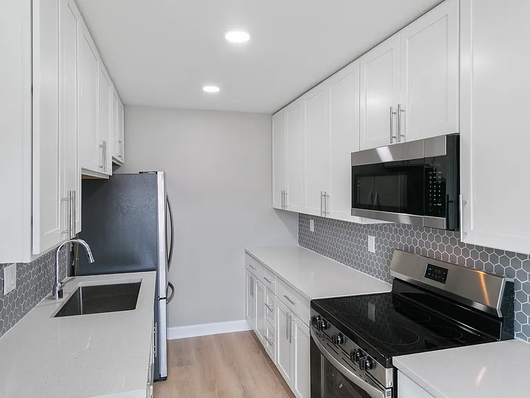 405 E Reed St #9 — Photo 3