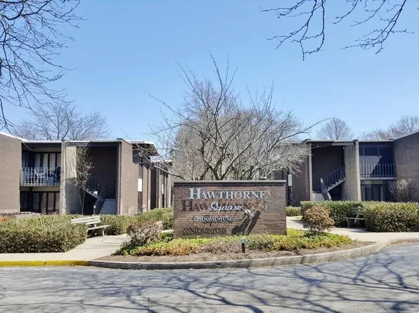 808 S Beacon Blvd APT 49, Grand Haven, MI 49417