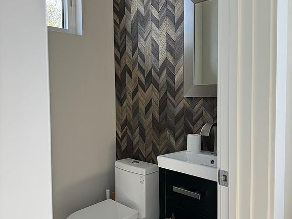 3rd image of 1300 Harwig Cir #1300