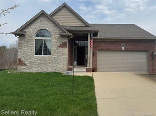 7237 River Rock Dr, Davison, MI 48423