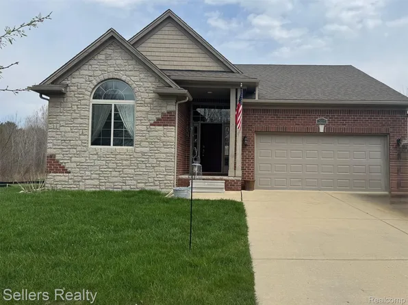 7237 River Rock Dr, Davison, MI 48423